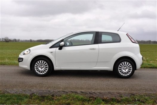 Fiat Punto Evo - 1.3 M-Jet Dynamic Dynamic in zeer goede staat met navigatie etc. - 1