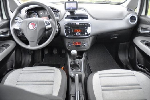 Fiat Punto Evo - 1.3 M-Jet Dynamic Dynamic in zeer goede staat met navigatie etc. - 1