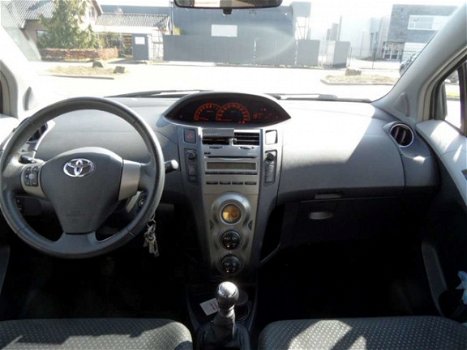 Toyota Yaris - 1.3 VVTi Aspiration 6 versnellingen - 1