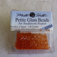 Mill Hill Petite Glass Seed Beads 42034 Peach Matte - 1