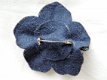 Bloem broche / corsage pailletten en kralen, turkoois, goud en blauw - 1 - Thumbnail