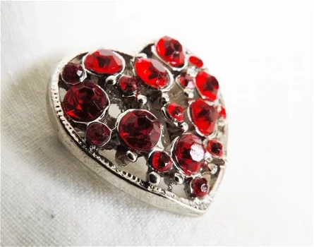 Zilverkleur bijoux broche in hart vorm, rood - 1
