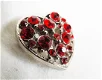 Zilverkleur bijoux broche in hart vorm, rood - 1 - Thumbnail