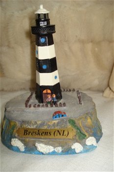 Vuurtoren met licht (batterij) 14 cm hoog 2 stuks breskens (ned) en borkum (germany) prijs 6,50 eur - 1