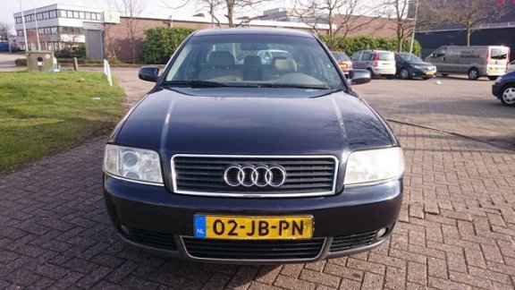 Audi A6 - Sedan 2.5 TDi 114kW - 1