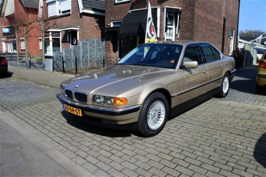 BMW 7-serie - 750i V12 youngtimer - 1