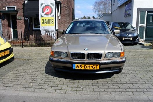 BMW 7-serie - 750i V12 youngtimer - 1