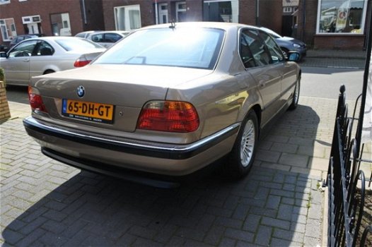 BMW 7-serie - 750i V12 youngtimer - 1