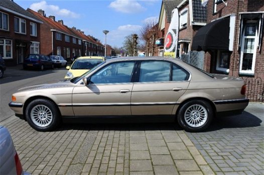 BMW 7-serie - 750i V12 youngtimer - 1