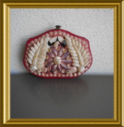 Antiek beursje met schelpjes - nr. 1