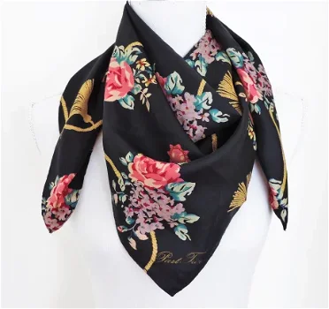 Zwarte sjaal v. zijde met roze rozen, merk Part Two - 1