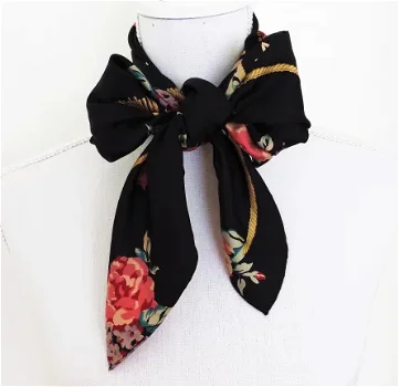 Zwarte sjaal v. zijde met roze rozen, merk Part Two - 3