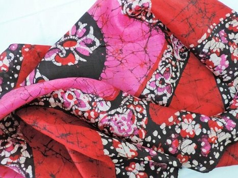 Sjaal van zijde in rood / roze batik, vierkant - 0