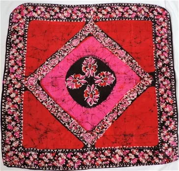 Sjaal van zijde in rood / roze batik, vierkant - 1