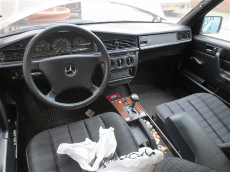 Mercedes 190 E 1.8 benzine W201 Plaatwerk en Onderdelen - 4