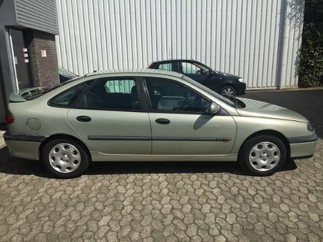 Renault Laguna - 2.0 RXT - 1