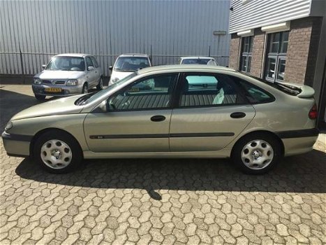 Renault Laguna - 2.0 RXT - 1