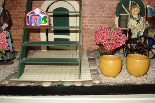 poppenhuis keramiek bloempotten voor tuintje en binnen 3 cm hoog doorsnee 3,5 Kan net door de brieve - 1