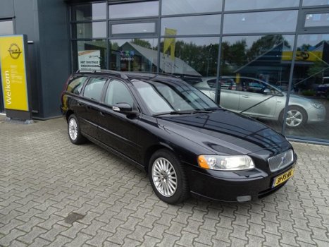 Volvo V70 - 2.4 D5 AWD Summum Navi leer 7-zitter - 1