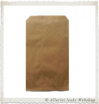 Papieren kraft tas medium eco bruin 22 x 18cm (per stuk) - 8