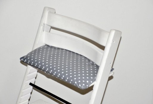 Gecoate zitkussen voor stokke tripp trapp kinderstoel 'Grey Polkadot' - 1