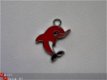 Geëmailleerde bedel - dolfijn (rood) - 1 - Thumbnail