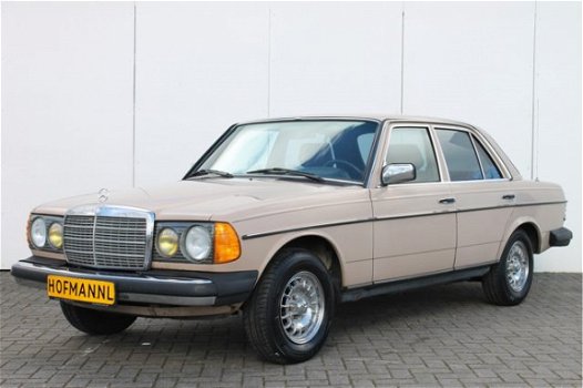 Mercedes-Benz 200-serie - 300 Turbo Diesel - 1