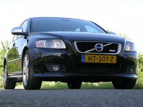 Volvo V50 - 2.0 D3 R-Design Pro Edition - 1