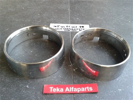 Alfa Romeo GT Bertone Junior Koplampring Scheinwerferzierring 105.44.65.100.10 - 0