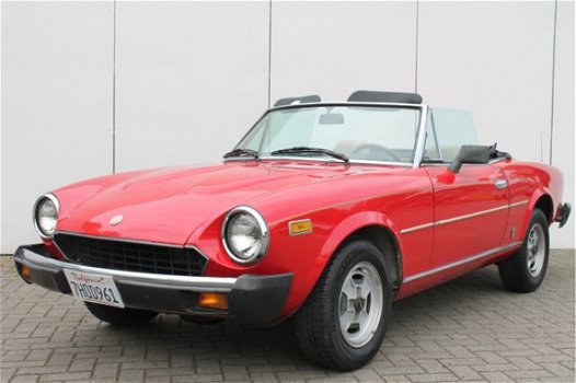 Fiat 124 Spider - 2000 USA injection - 1