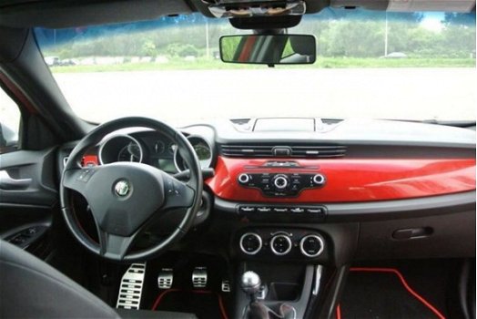 Alfa Romeo Giulietta - 1.7 TBi Quadrifoglio Verde 235 PK , Panoramisch dak, leer en Bose geluidssyst - 1
