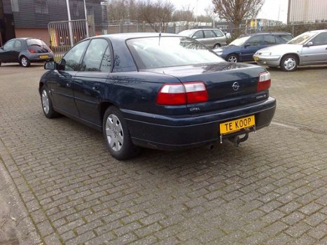 Opel Omega - 2.2i-16V Elegance - 1