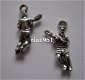 bedeltje/charm sport :softballer - 23x13 mm - 1 - Thumbnail