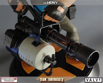 Gaming Heads Team Fortress The Blue Heavy Exclusive Statue - 4