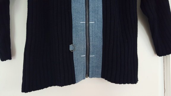 Mini Man MiniMan donkerblauw tricot vest met spijkerstof schouderstukken maat 110 nieuw - 3