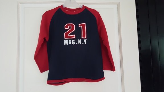 McGregor blauw rode trui sweater met stoere applicatie op voorpand maat 116 - 1