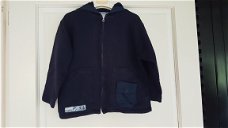 Mini Man MiniMan donkerblauw vest met capuchon maat 110/116