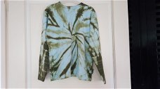 Tom Du licht blauwe longsleeve met groene print maat 128/134 nieuwstaat