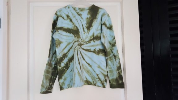 Tom Du licht blauwe longsleeve met groene print maat 128/134 nieuwstaat - 2