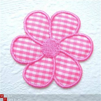 Roze / wit geruit strikje ~ 2,5 cm - 4