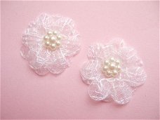 Dubbel organza bloemetje met parel bloemetje ~ 3 cm ~ Wit