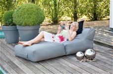 Loungen voor buiten. Peek ligbed.