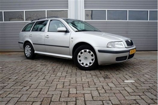 Skoda Octavia - 1.6 comfort - 1