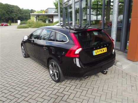 Volvo V60 - D3 SUMMUM 2.0 5cil. 185PK AUTOMAAT - 1