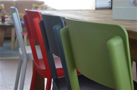 Kunststof design stoel Lis in diverse kleuren. - 6