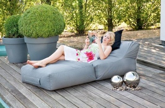 Loungen voor buiten. Peek ligbed. - 1