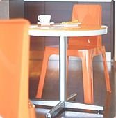 Diverse (bistro) tafels van kunststof, hout, aluminium. - 2