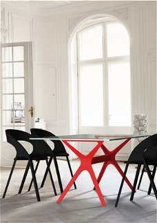 Design tafel Vela met compact of glazen blad