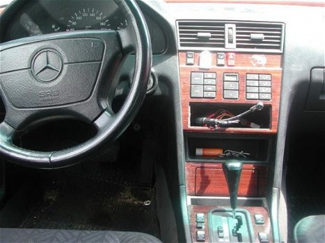 Mercedes-Benz C-klasse - 180 Ambition Elegance - 1