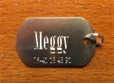 Name tag voor de hond met silhouet GRATIS graveren